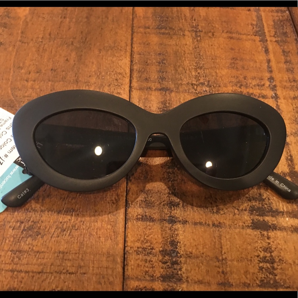 SUNGLASSES - Picture 2 of 4